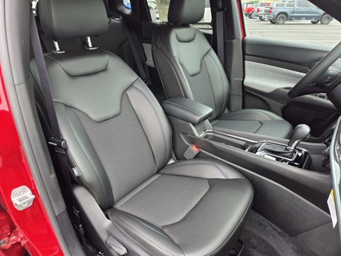 New 2025 Jeep Compass Latitude image 16