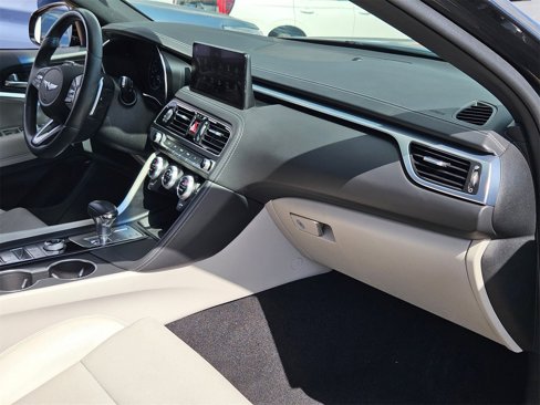 Used 2023 Genesis G70 2.0T image 24