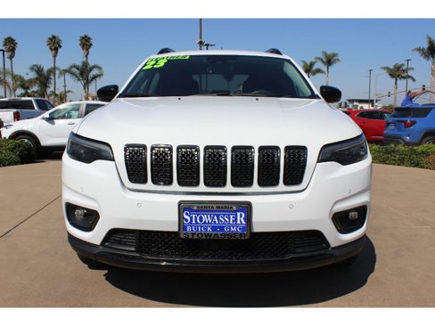 Used 2023 Jeep Cherokee Altitude Lux image 2