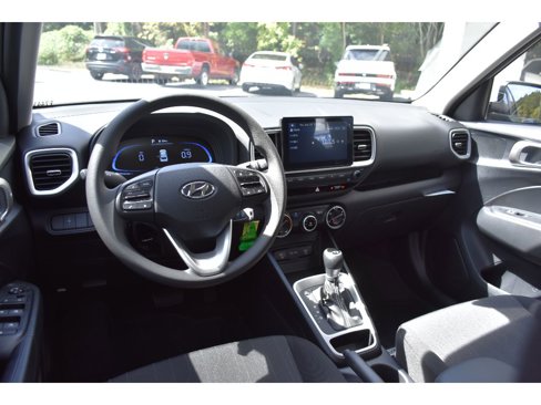 New 2025 Hyundai Venue SE image 12