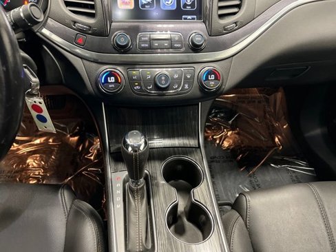Used 2017 Chevrolet Impala LT w/ Convenience Package image 13