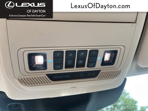 Used 2020 Ford Explorer Platinum w/ Premium Technology Package image 29