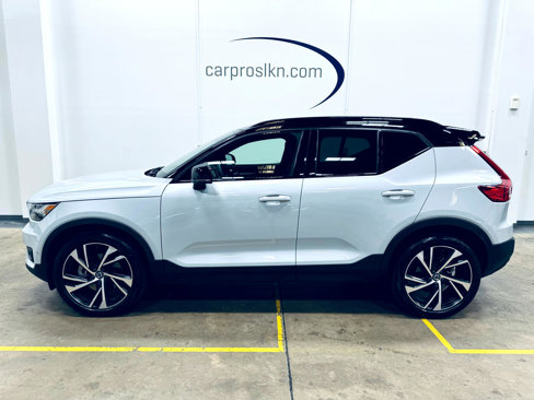 Used 2022 Volvo XC40 T5 R-Design w/ Advanced Package image 4