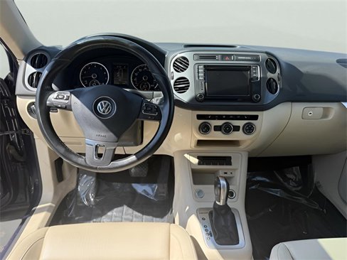 Used 2016 Volkswagen Tiguan SE image 18