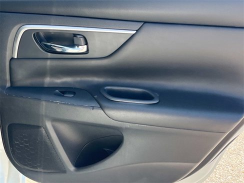 Used 2018 Nissan Altima 2.5 SV image 14
