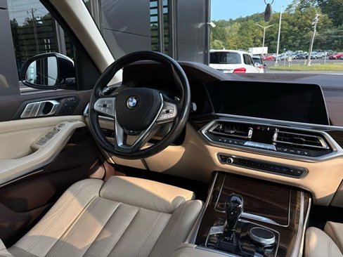 Used 2019 BMW X7 xDrive40i w/ Cold Weather Package image 46