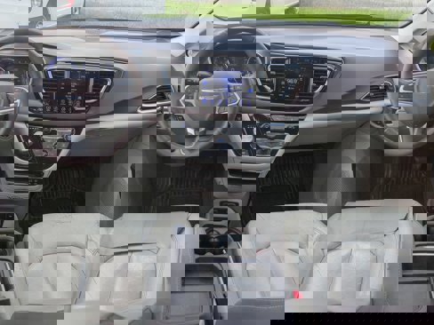 Used 2017 Chrysler Pacifica Touring-L image 15