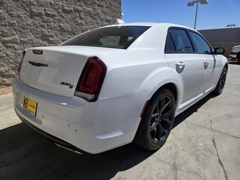 Used 2022 Chrysler 300 S image 5