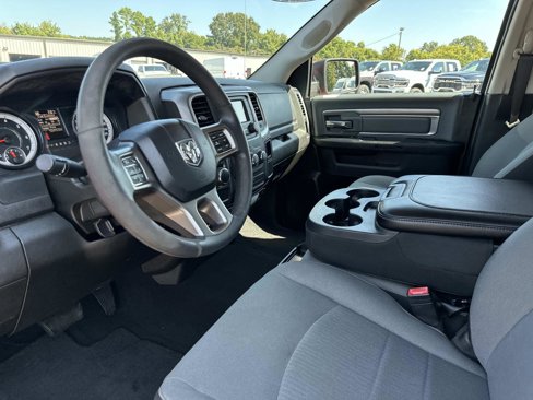Used 2022 RAM 1500 Classic SLT image 32