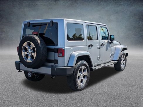 Used 2016 Jeep Wrangler Unlimited Sahara image 4