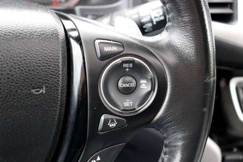 Used 2016 Honda Pilot Touring image 42
