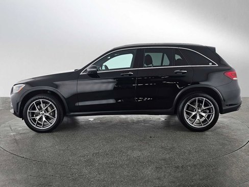 Used 2022 Mercedes-Benz GLC 300 4MATIC w/ AMG Line image 7