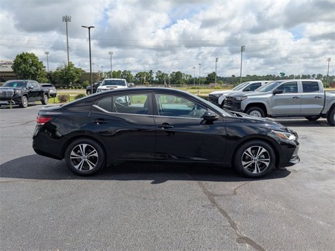 Used 2022 Nissan Sentra SV image 2