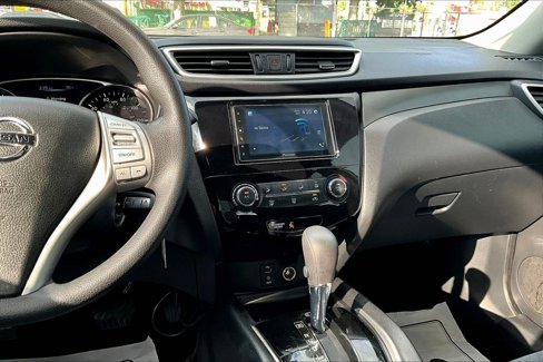 Used 2016 Nissan Rogue S w/ Appearance Package image 6