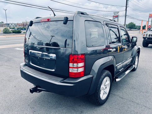 Used 2011 Jeep Liberty Limited image 7