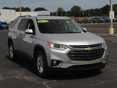 Used 2019 Chevrolet Traverse LT image 16