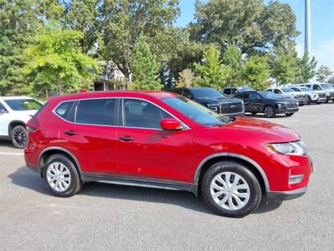 Used 2017 Nissan Rogue S image 3