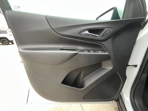 Used 2023 Chevrolet Equinox LT image 15