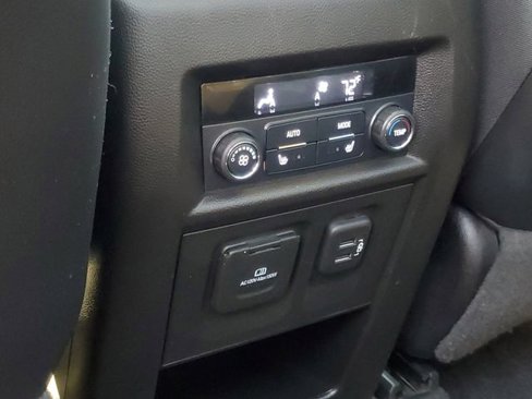 Used 2019 Chevrolet Traverse Premier w/ Redline Edition image 34