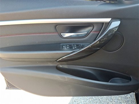 Used 2018 BMW 330i xDrive Sedan image 12