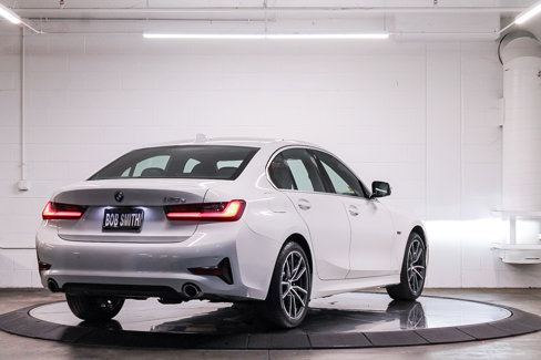 Certified 2022 BMW 330e w/ Convenience Package image 6