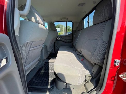 Used 2017 Nissan Frontier SV image 16