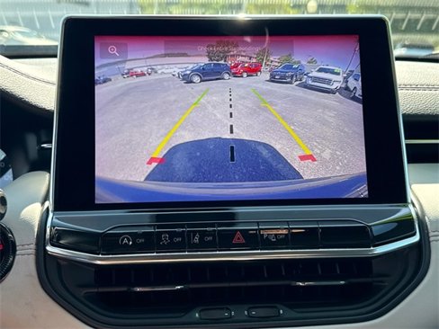 Certified 2022 Jeep Compass Limited image 19
