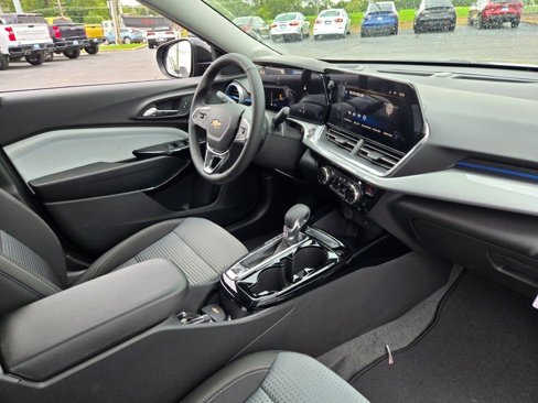 New 2025 Chevrolet Trax LT w/ Driver Confidence Package image 5