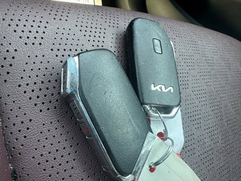 Used 2023 Kia Seltos SX image 37