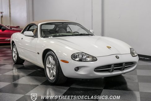 Used 1998 Jaguar XK8 Convertible image 16