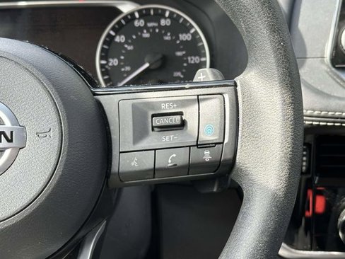 Used 2021 Nissan Rogue SV image 11