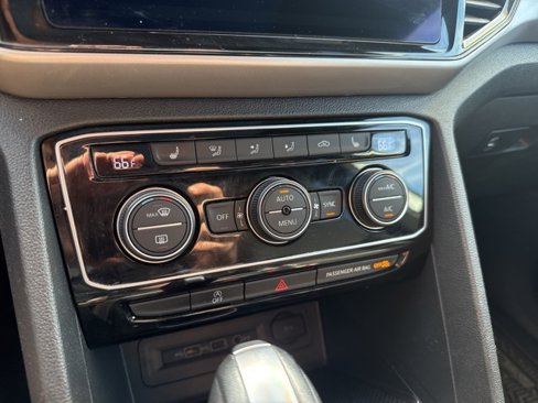 Used 2020 Volkswagen Atlas Cross Sport SEL image 22