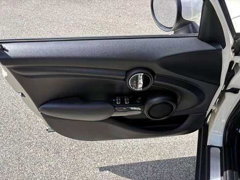 Used 2018 MINI Cooper 4-Door Hardtop image 11