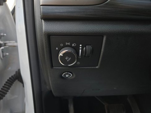 Used 2022 Jeep Grand Cherokee Laredo X image 13