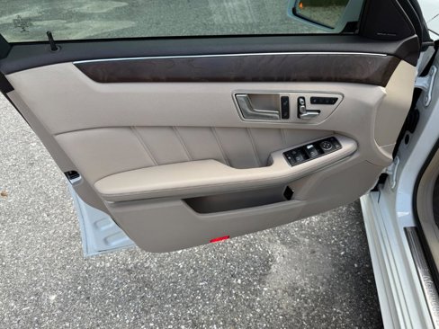 Used 2014 Mercedes-Benz E 350 Sedan image 19