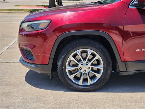 Used 2019 Jeep Cherokee Latitude Plus w/ Comfort/Convenience Group image 8