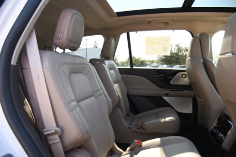 Used 2020 Lincoln Aviator Reserve w/ Equipment Group 202A image 17