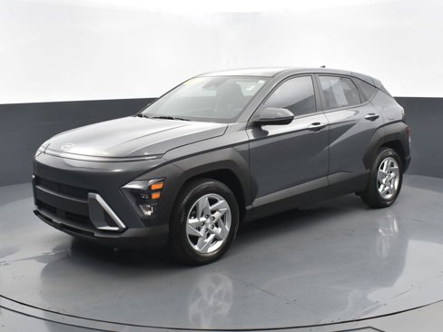 Certified 2025 Hyundai Kona SE image 8