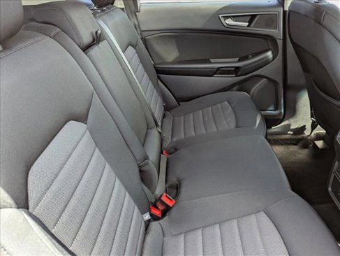 Used 2017 Ford Edge SE w/ Cargo Accessory Package image 12