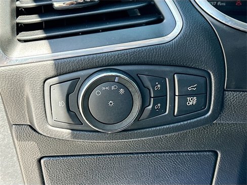 Used 2021 Ford Edge Titanium image 10