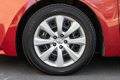 Used 2021 Toyota Corolla LE image 14