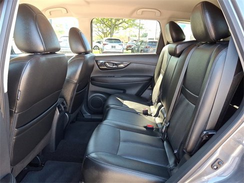 Used 2019 Nissan Rogue SL image 10