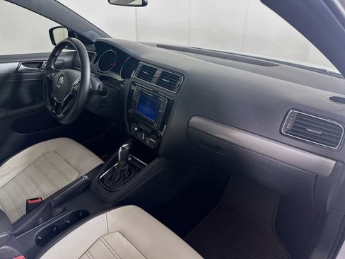 Used 2016 Volkswagen Jetta Sport image 28