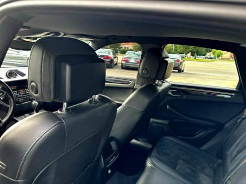 Used 2015 Porsche Macan S w/ Infotainment Package image 27