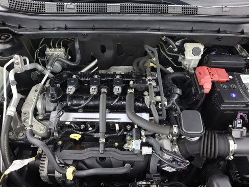 Used 2019 Nissan Kicks SR image 17