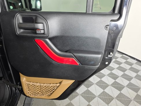 Used 2013 Jeep Wrangler Unlimited Sahara w/ Connectivity Group image 27