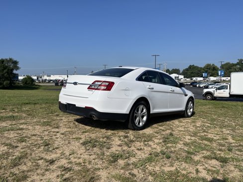 Used 2018 Ford Taurus SE image 6