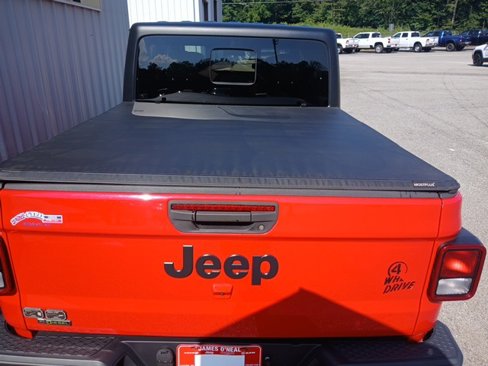 Used 2022 Jeep Gladiator Sport image 8