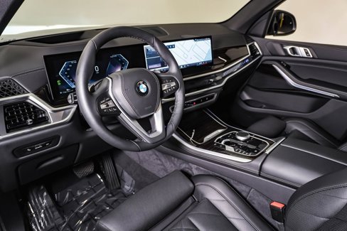 Used 2025 BMW X5 xDrive40i w/ Parking Assistance Package image 19