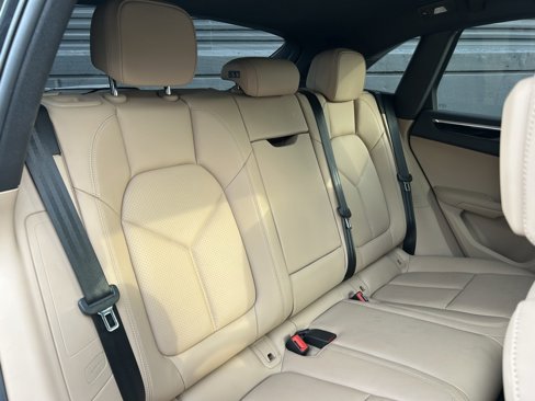 Certified 2025 Porsche Macan image 23